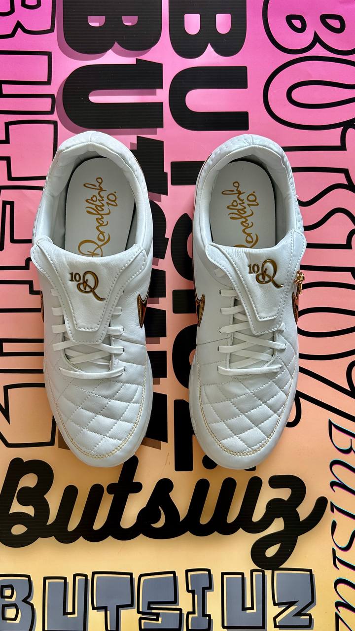 Nike Tiempo Legend
Ronaldinho Touch of Gold