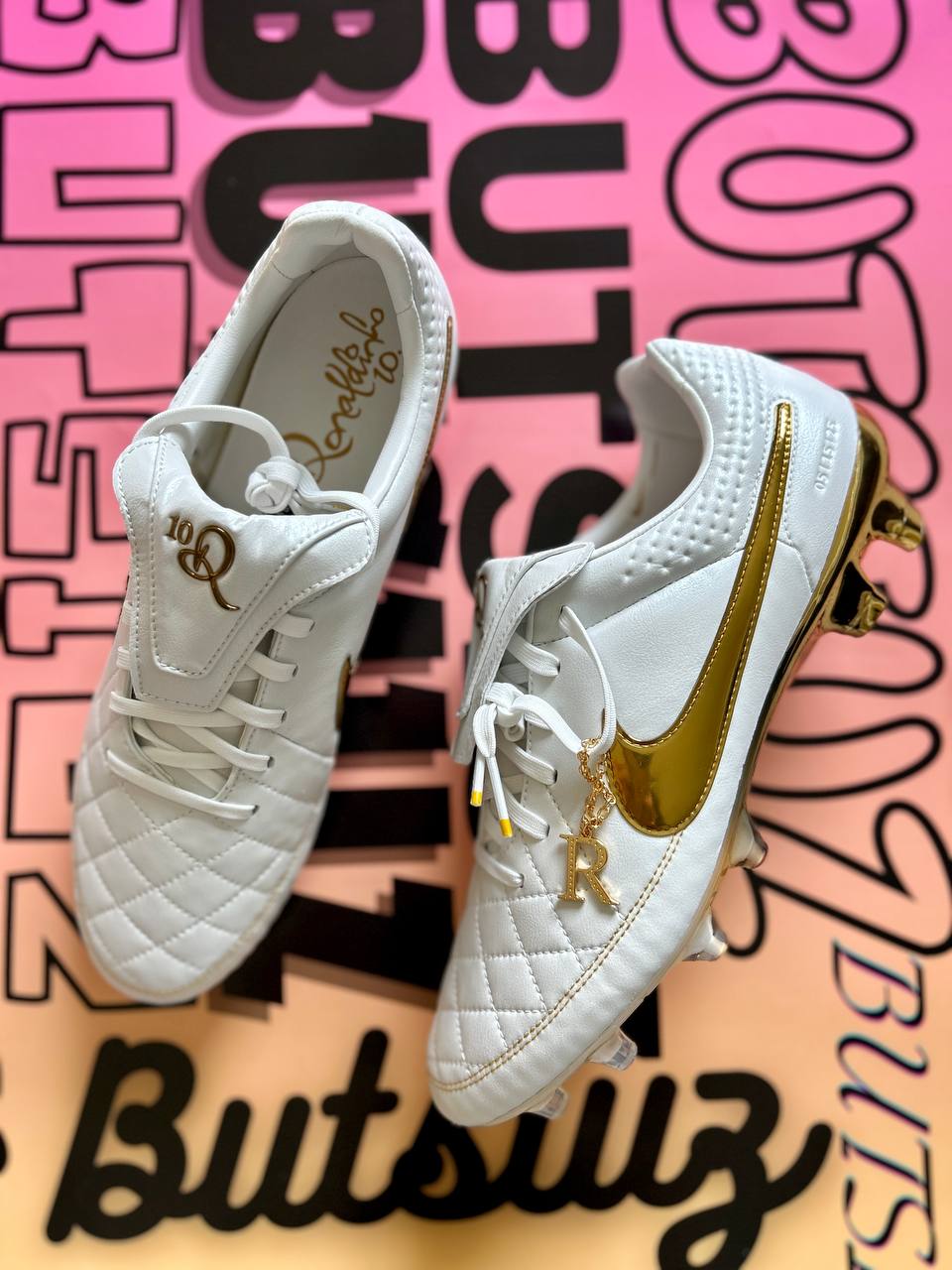 Nike Tiempo Legend RGN FG SE
Ronaldinho Touch of Gold