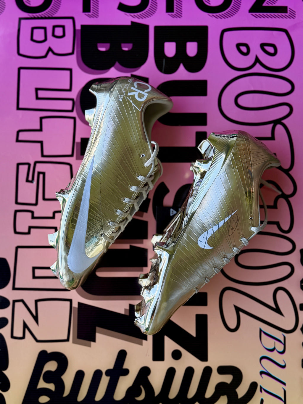 Nike Mercurial Superfly 1 RGN FG SE
CR7 Metallic Gold Star