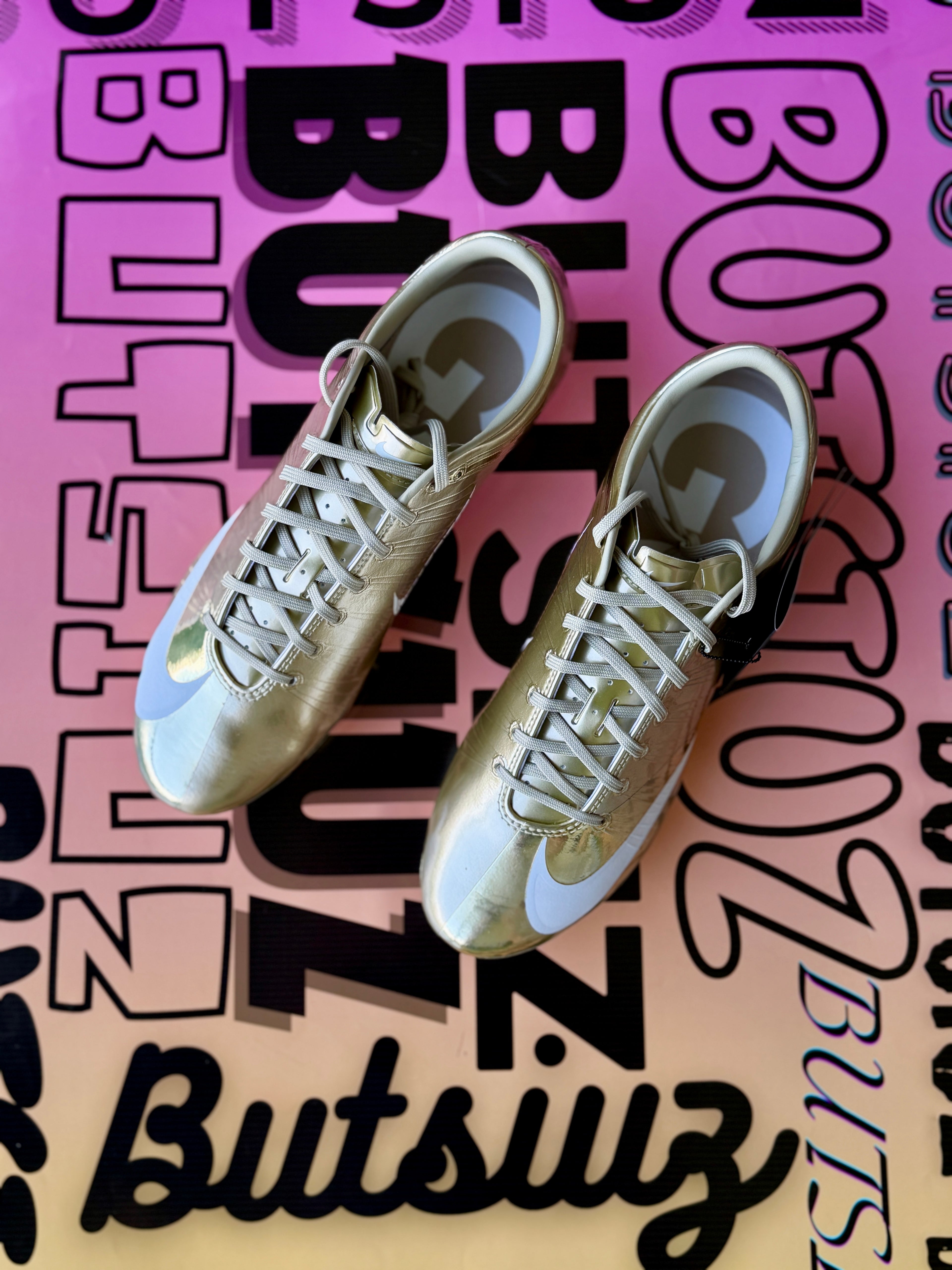 Nike Mercurial Superfly 1 RGN FG SE
CR7 Metallic Gold Star